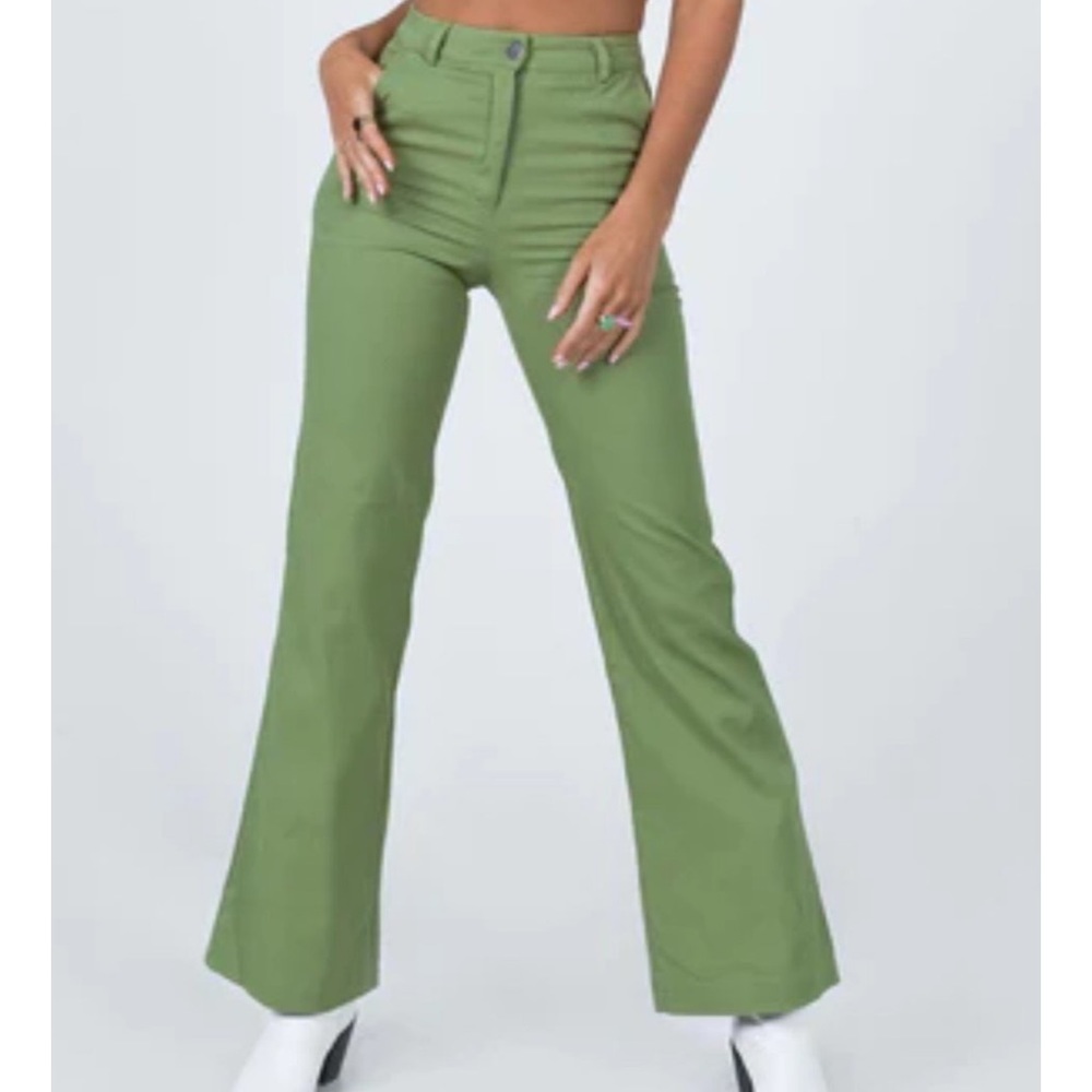 PRINCESS POLLY CARSON FLARED PANTS IN GREEN size 2